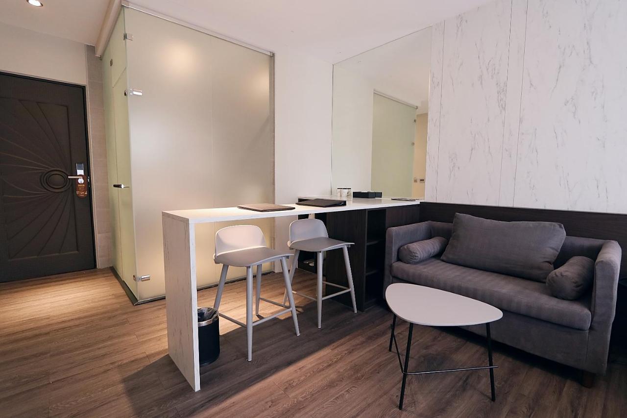 Hotel Hesper Hsr Taichung Buitenkant foto