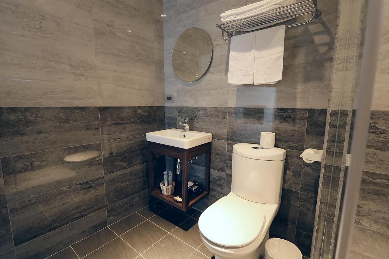Hotel Hesper Hsr Taichung Buitenkant foto