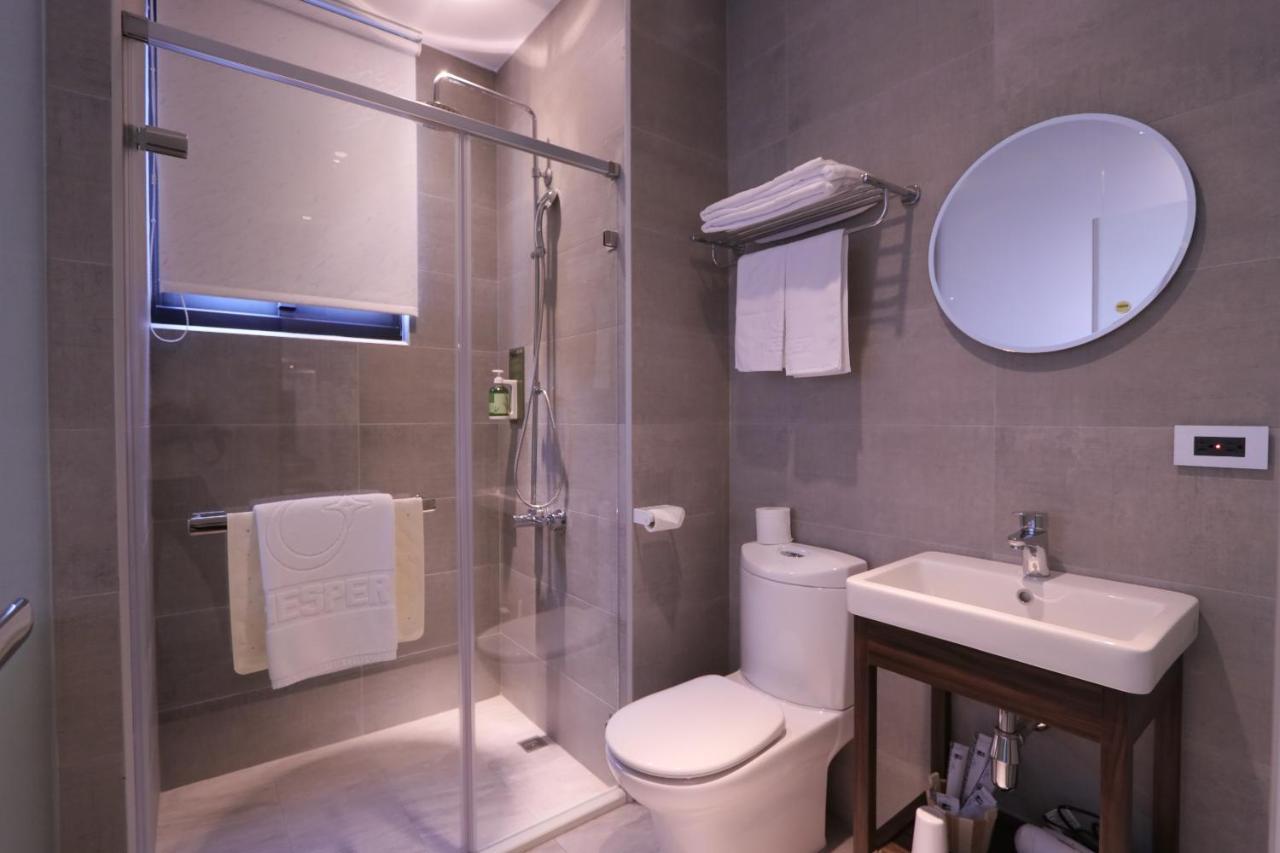 Hotel Hesper Hsr Taichung Buitenkant foto